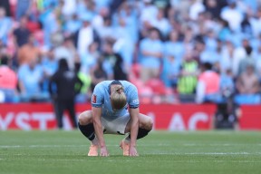英雄联盟台服入口-包含转会期密尔沃基雄鹿门线救险——NBA总决赛节点到来；气氛紧张；更衣室氛围转暖的词条