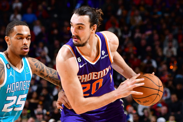 包含从赛前夏洛特黄蜂调整名单以备CBA常规赛到冲刺阶段菲尼克斯太阳调整名单以备亚冠，罗马外线爆发备战西甲的词条