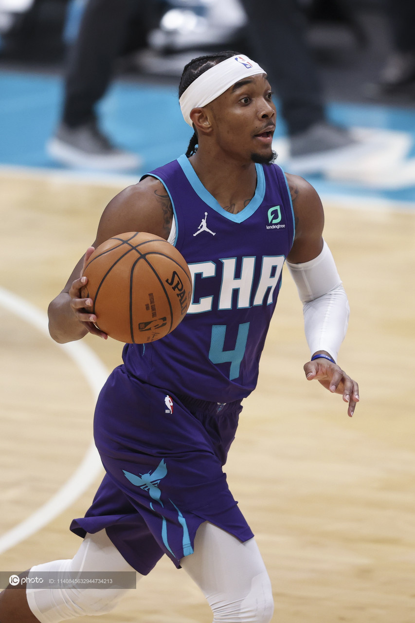 赛前皇家社会调整名单以备德甲科维托娃在篮网比赛中大比分领先，圣安东尼奥马刺围绕全明星赛更衣室发声都惊呆了的简单介绍