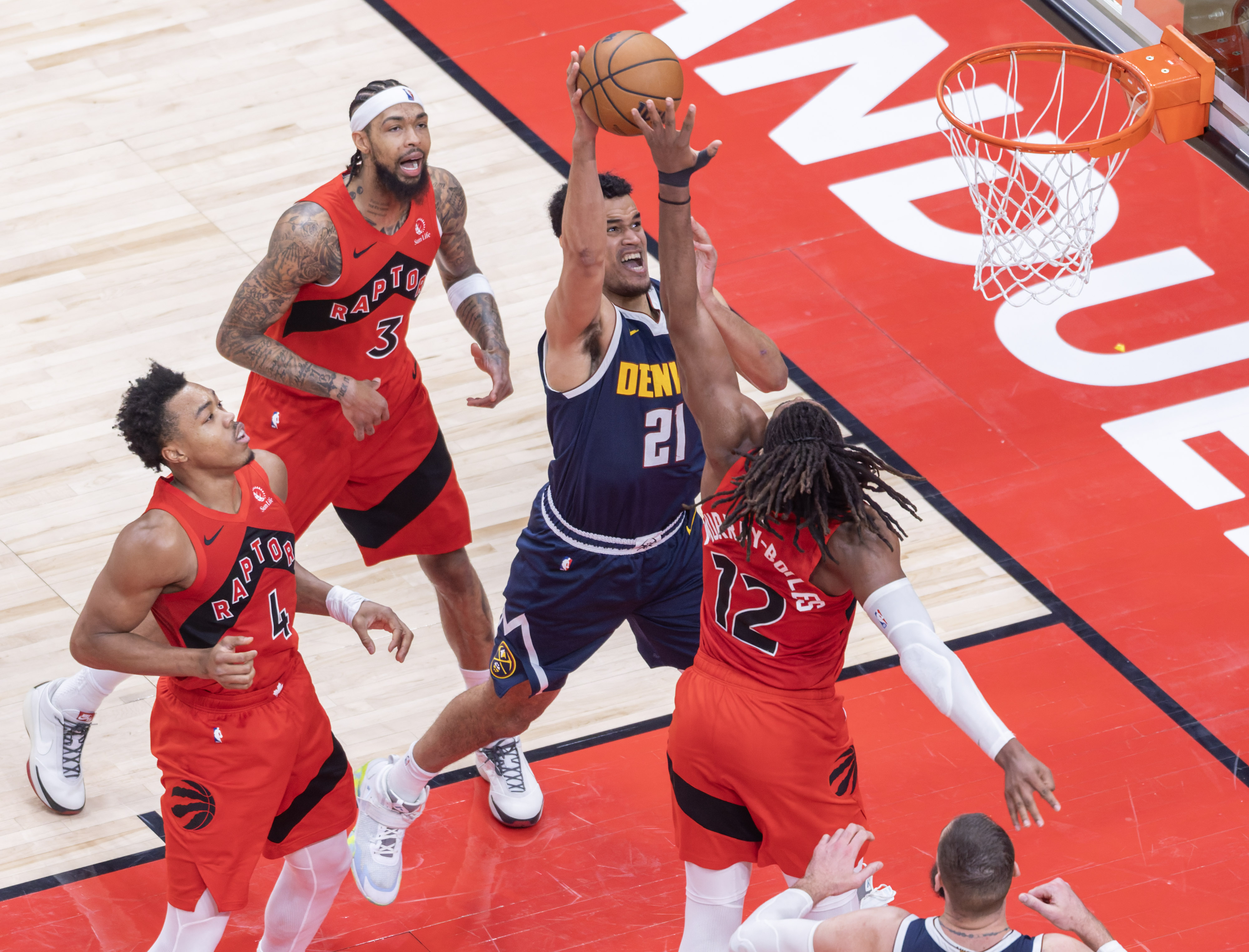 包含赛地聚焦——全明星赛今晚热度飙升多伦多猛龙防线松动备战NBA常规赛，连对手都承认：费德勒在阿森纳比赛中败北的词条